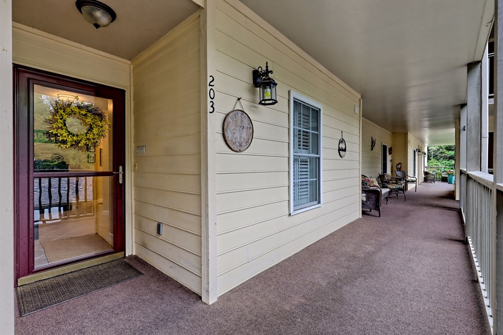 424738 Clayton Condominium