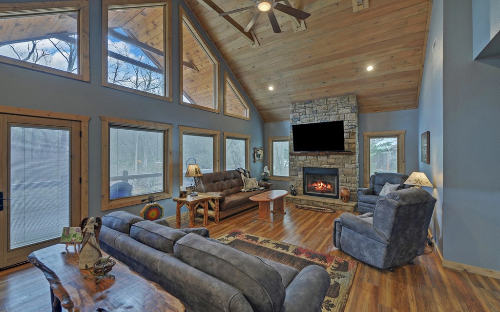 424745 Murphy Residential