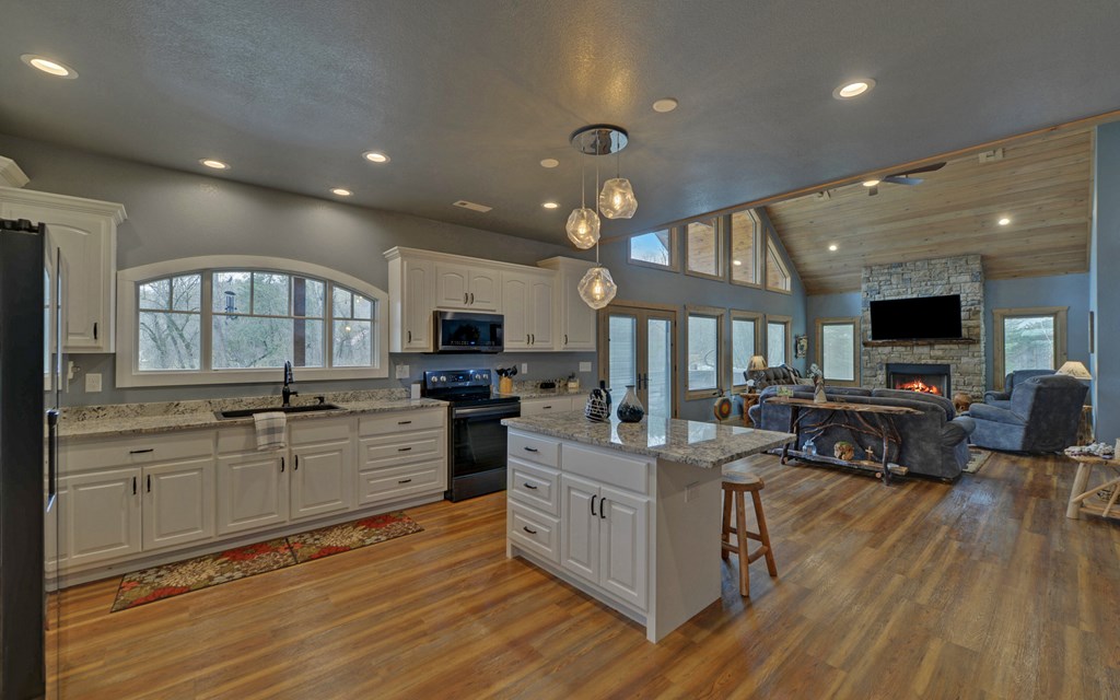 424745 Murphy Residential