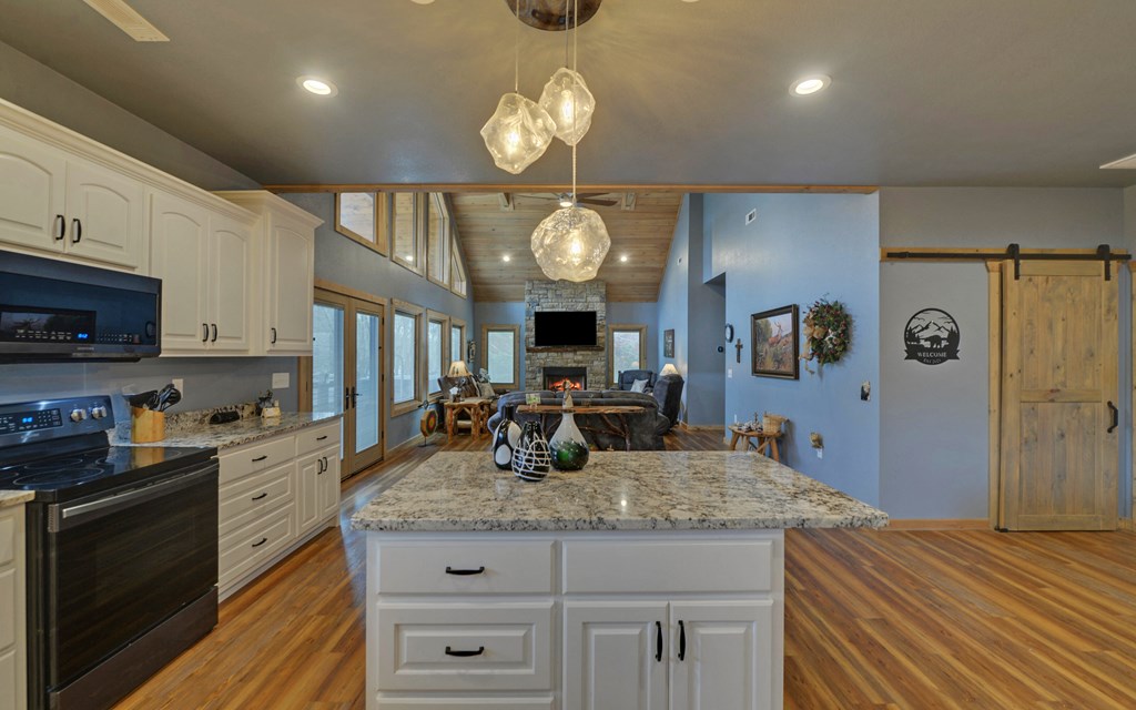 424745 Murphy Residential