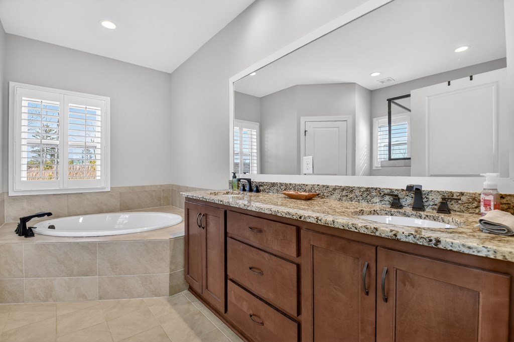 424747 Ellijay Residential