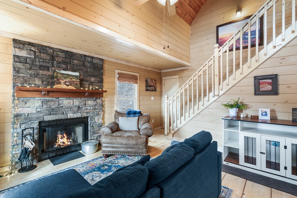 424750 Hiawassee Residential