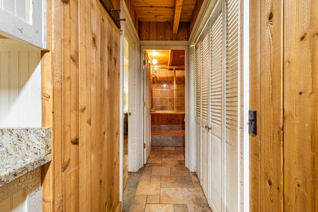 424754 Chatsworth Residential