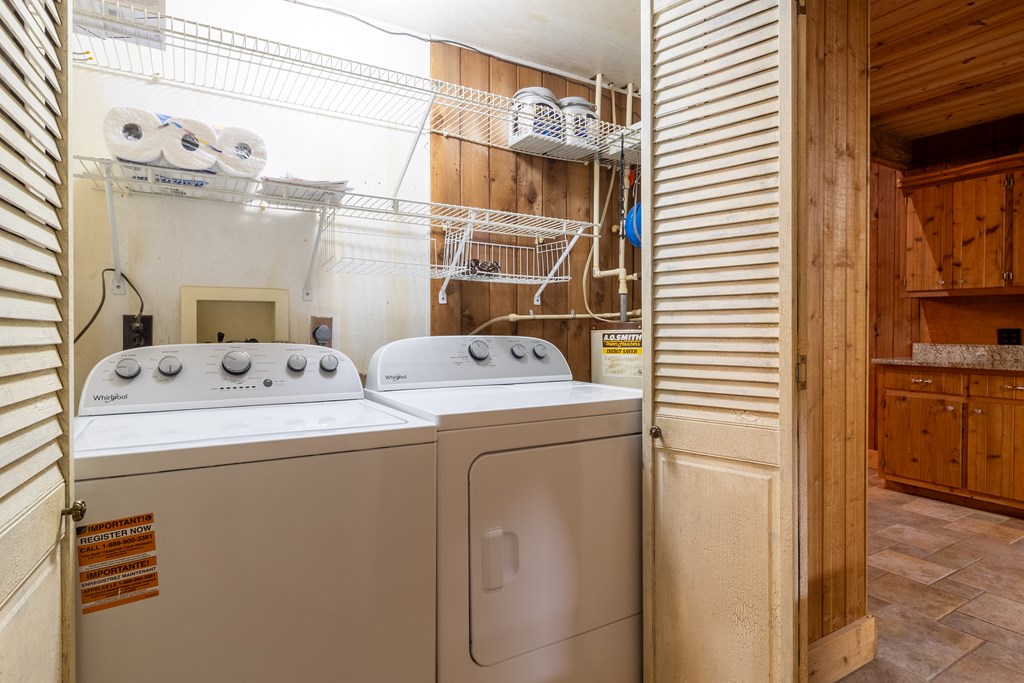 424754 Chatsworth Residential