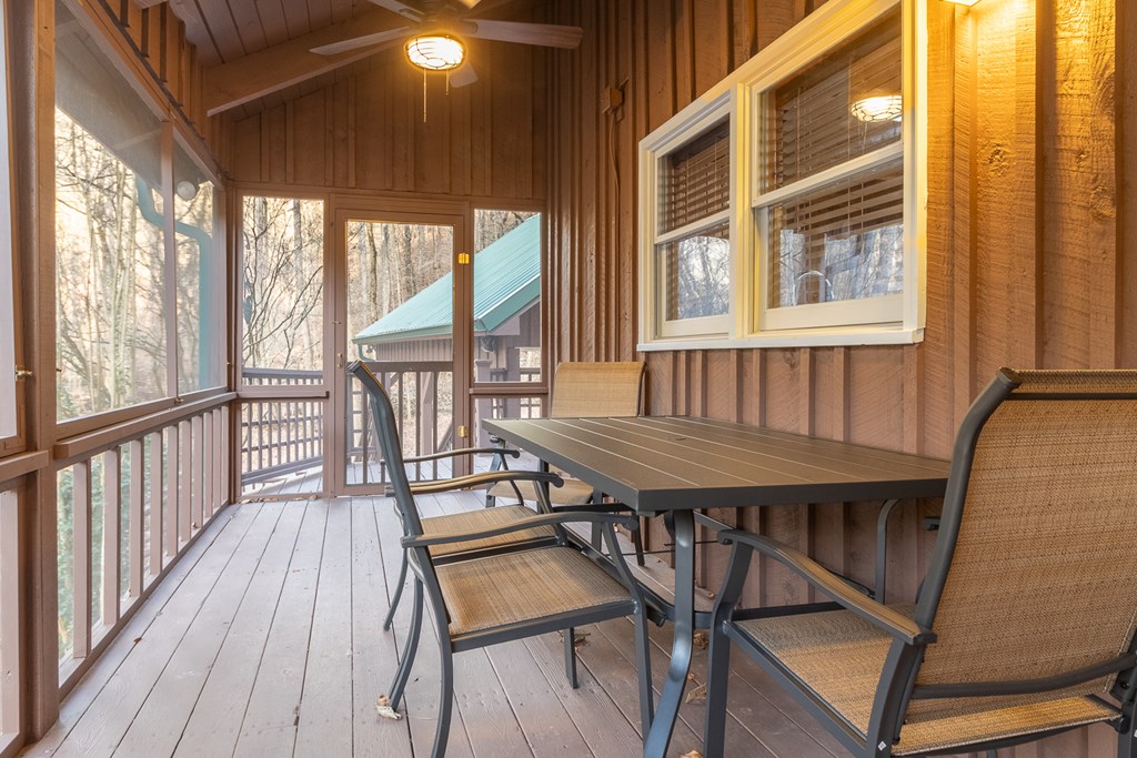 424754 Chatsworth Residential