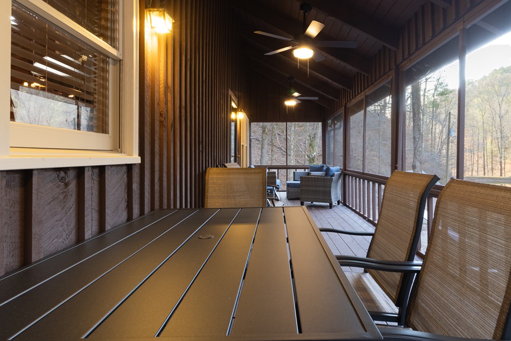 424754 Chatsworth Residential