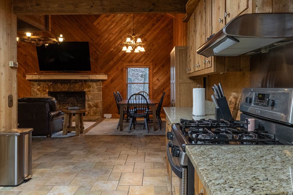 424754 Chatsworth Residential