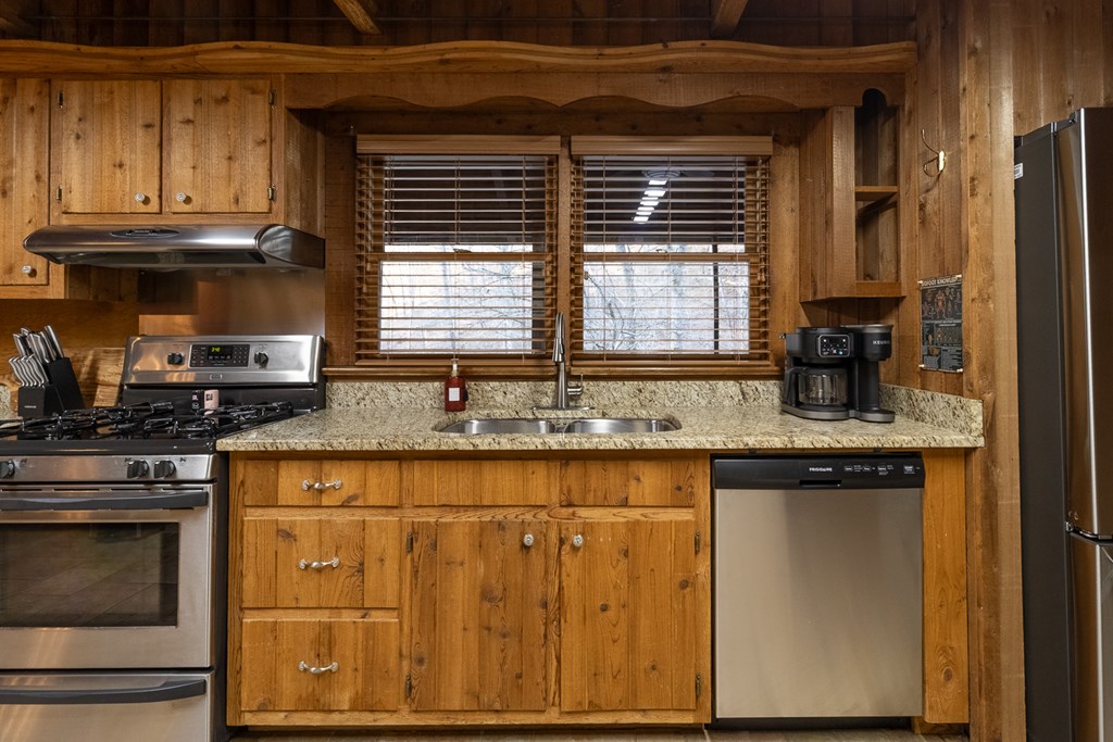 424754 Chatsworth Residential