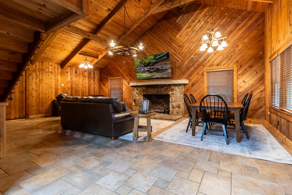 424754 Chatsworth Residential