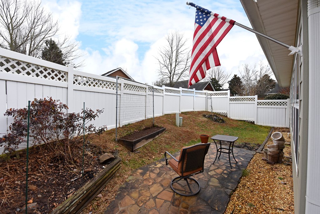 424758 Hiawassee Residential