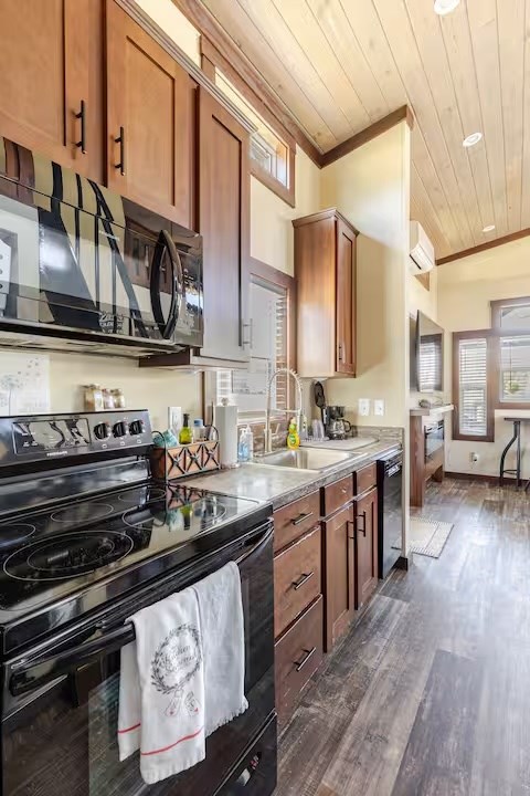 424765 Morganton Residential