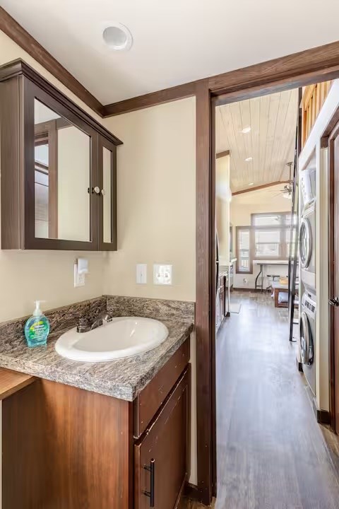 424765 Morganton Residential