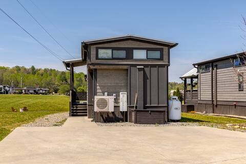 424765 Morganton Residential