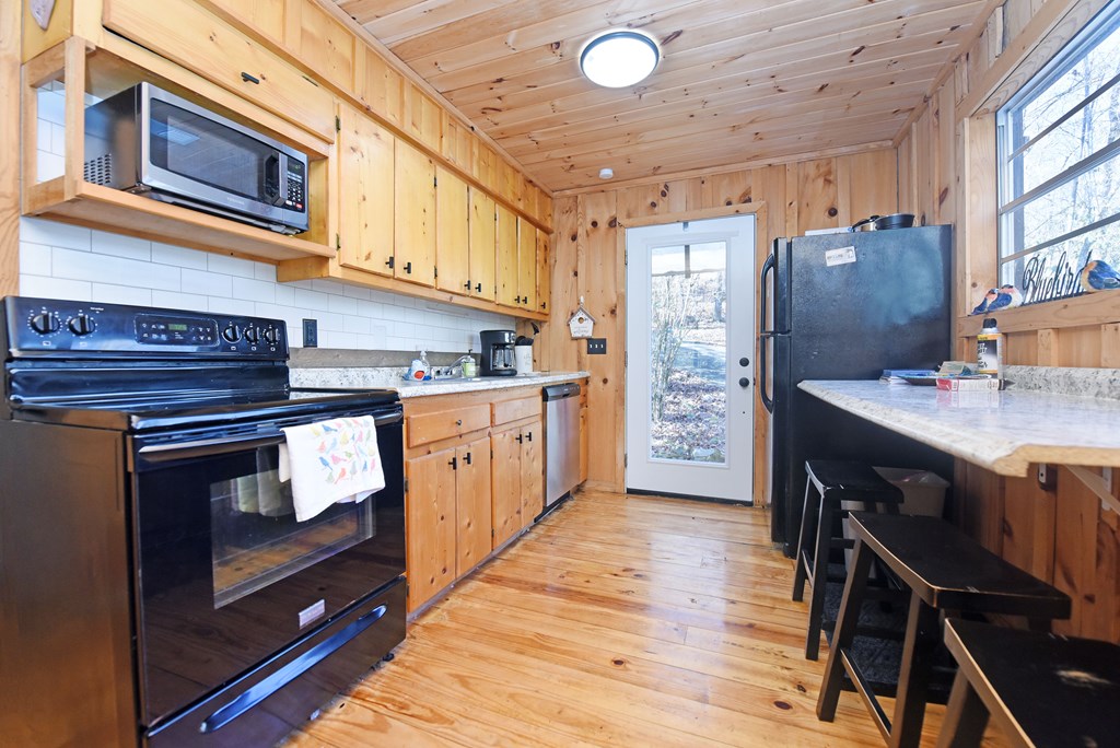 424767 Mineral Bluff Residential