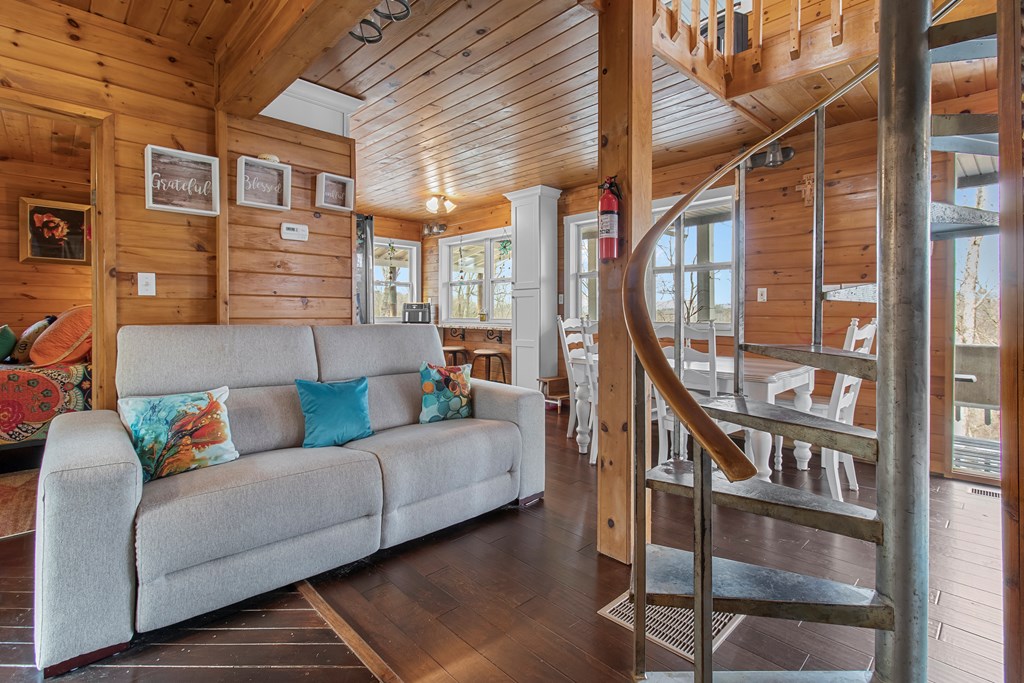 424780 Blue Ridge Residential