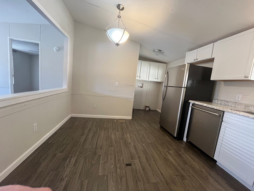 424781 Young Harris Residential