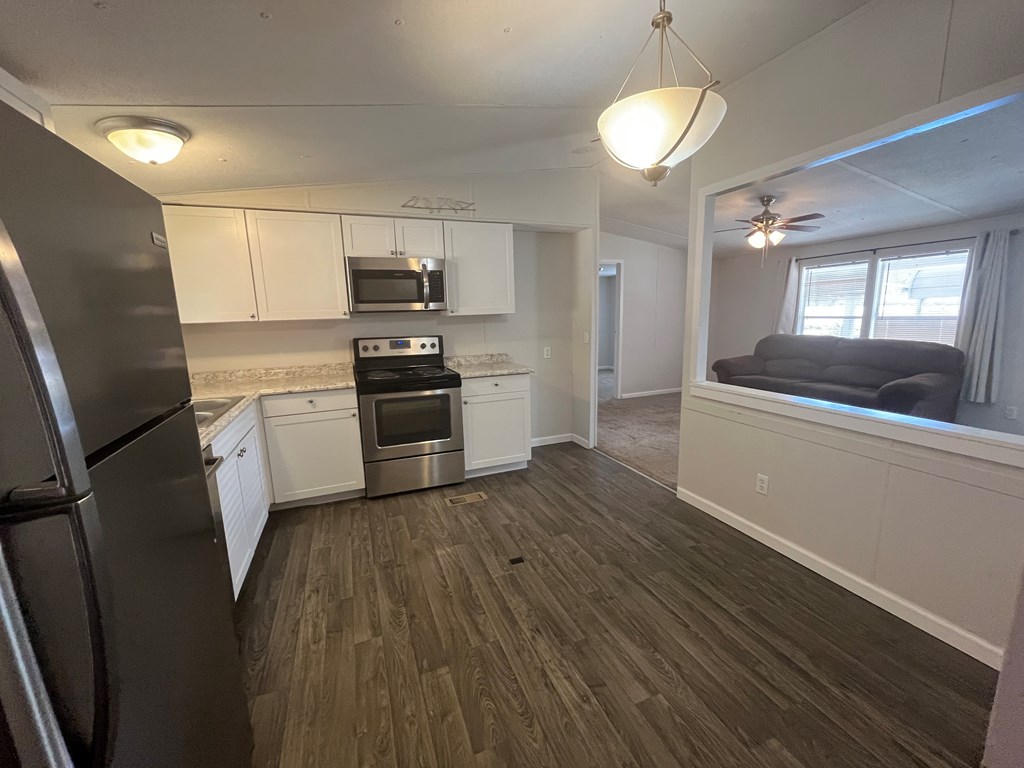 424781 Young Harris Residential