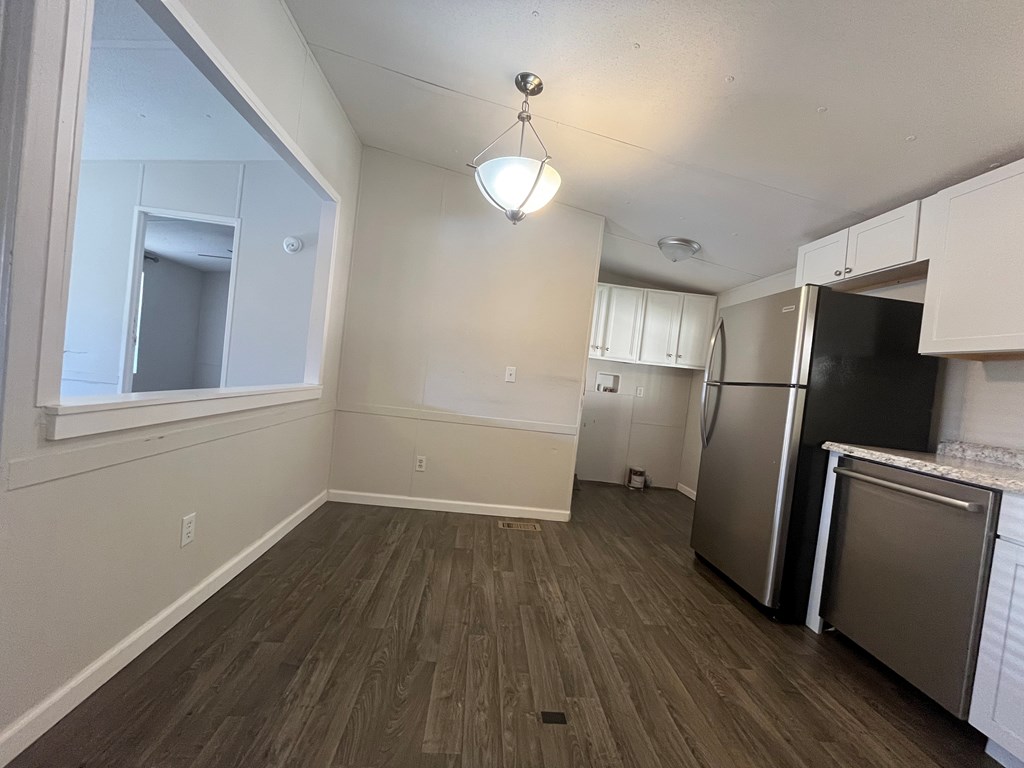 424781 Young Harris Residential