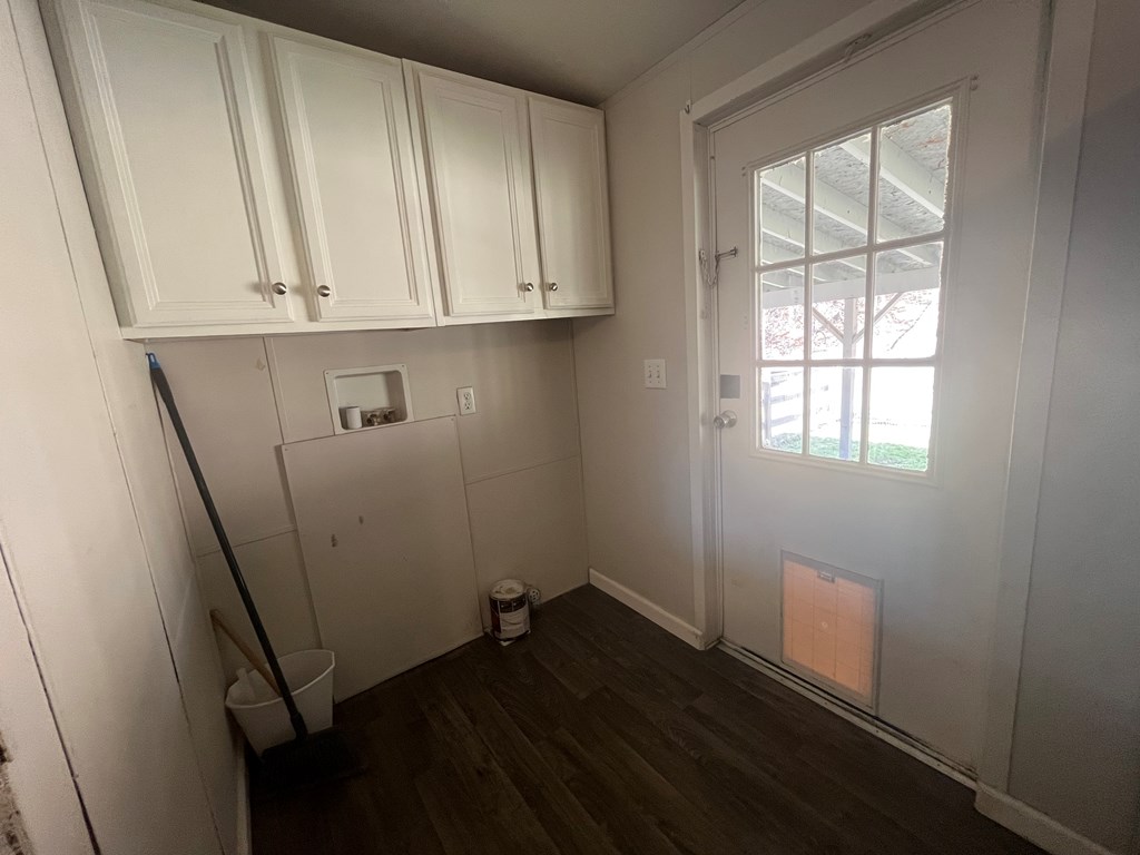 424781 Young Harris Residential