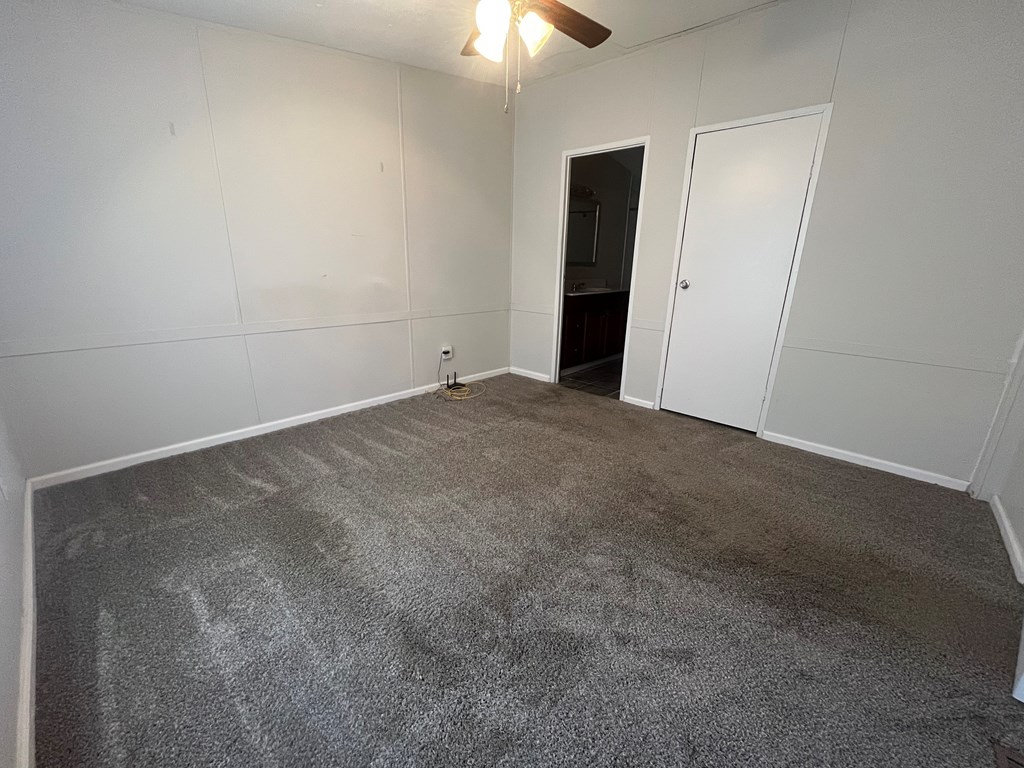 424781 Young Harris Residential