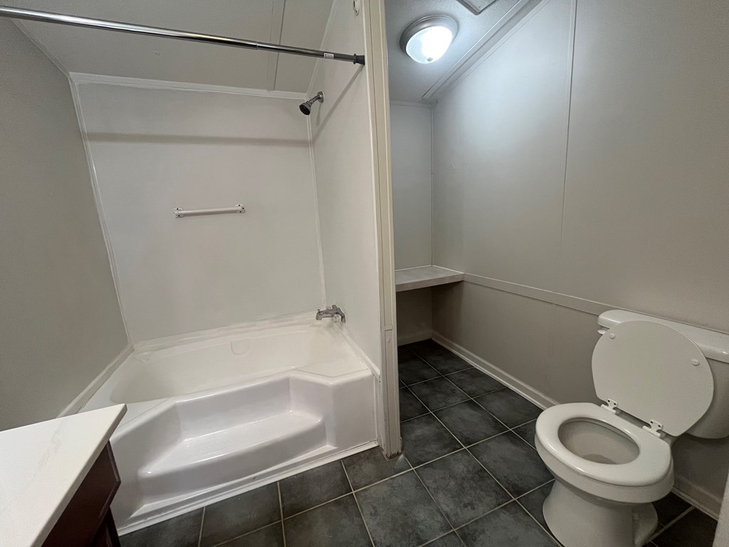 424781 Young Harris Residential