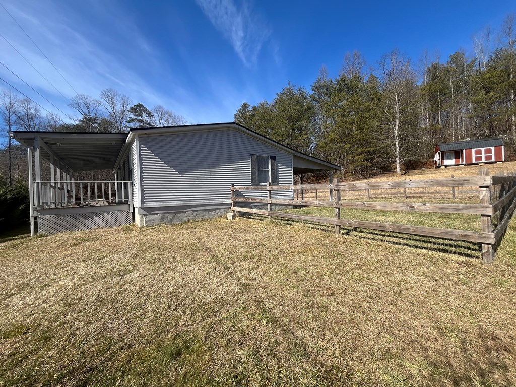 424781 Young Harris Residential