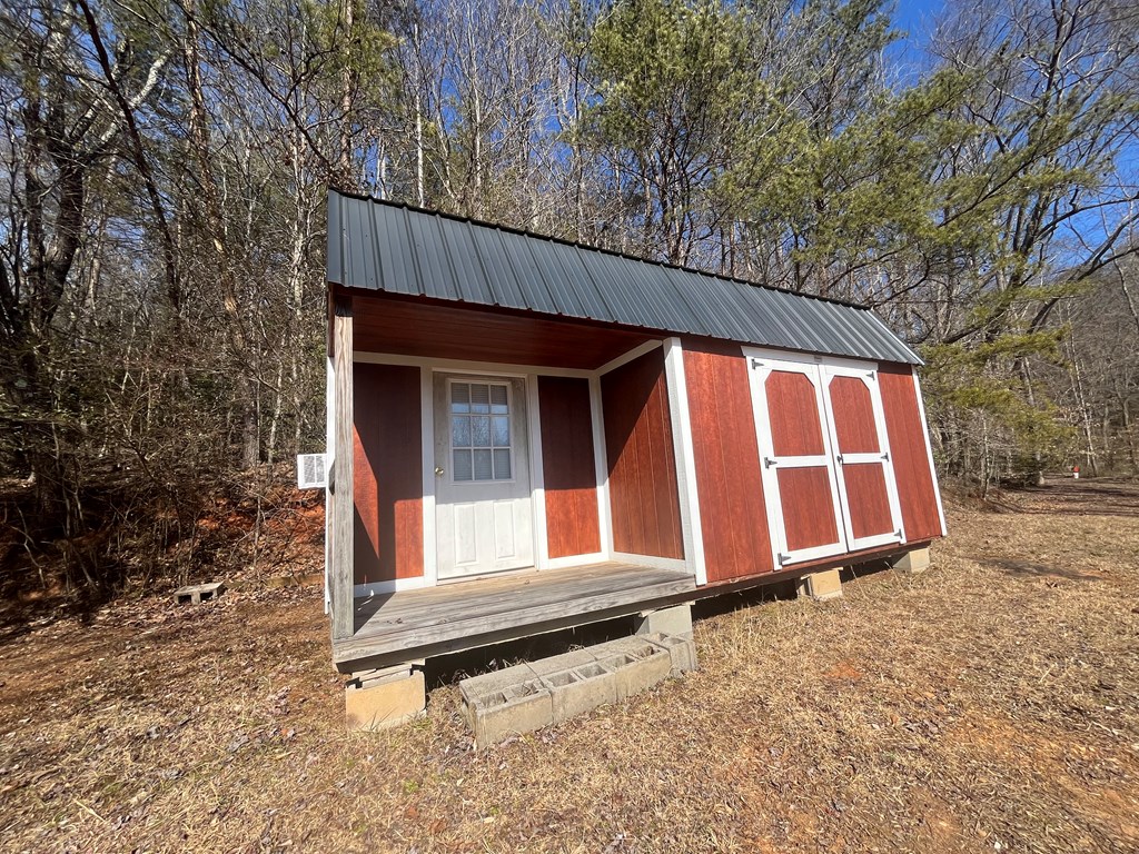 424781 Young Harris Residential