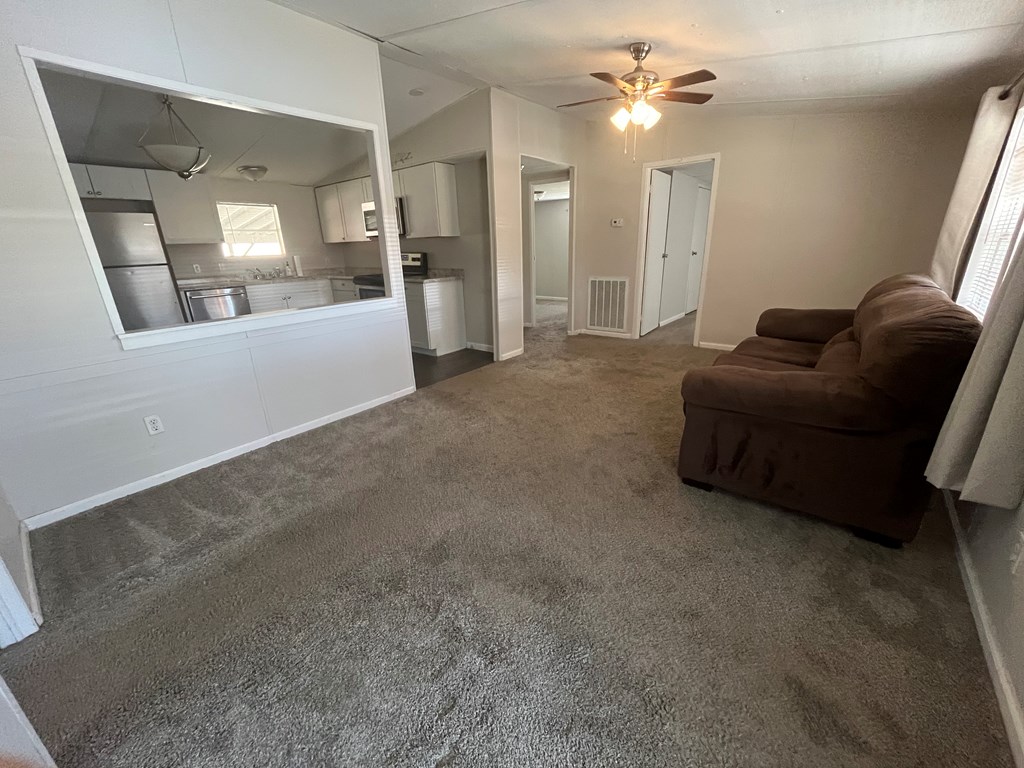 424781 Young Harris Residential