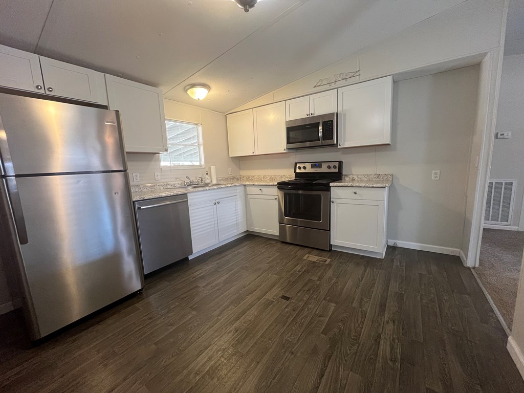 424781 Young Harris Residential