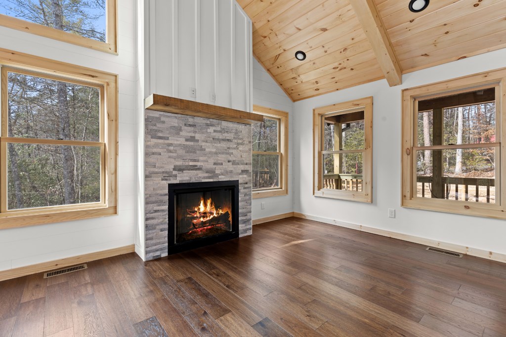 424784 Morganton Residential