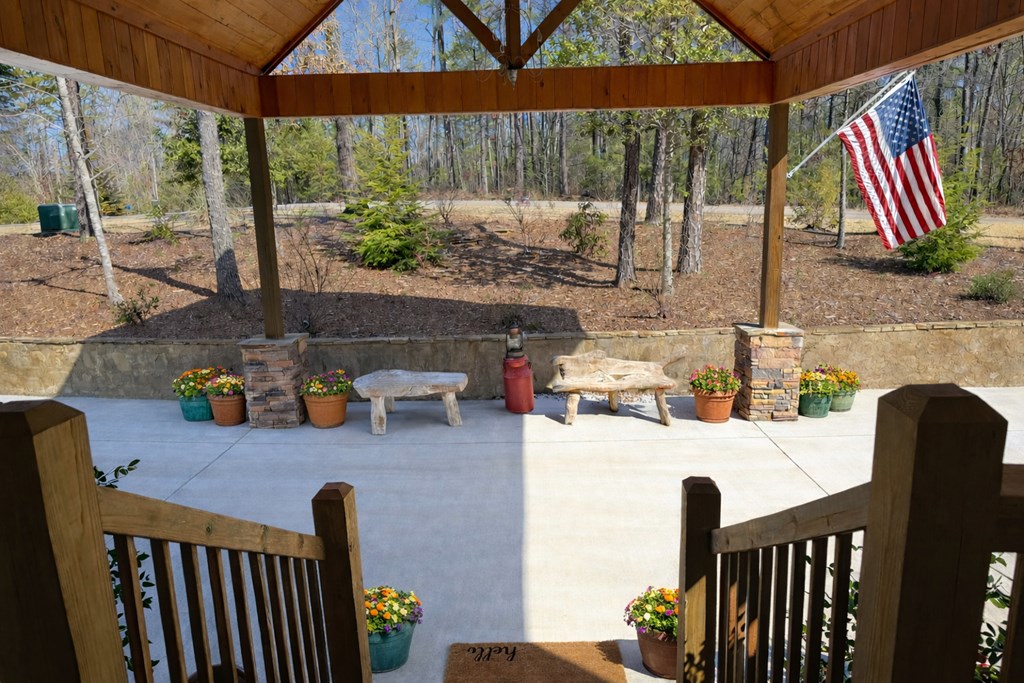 424785 Mineral Bluff Residential