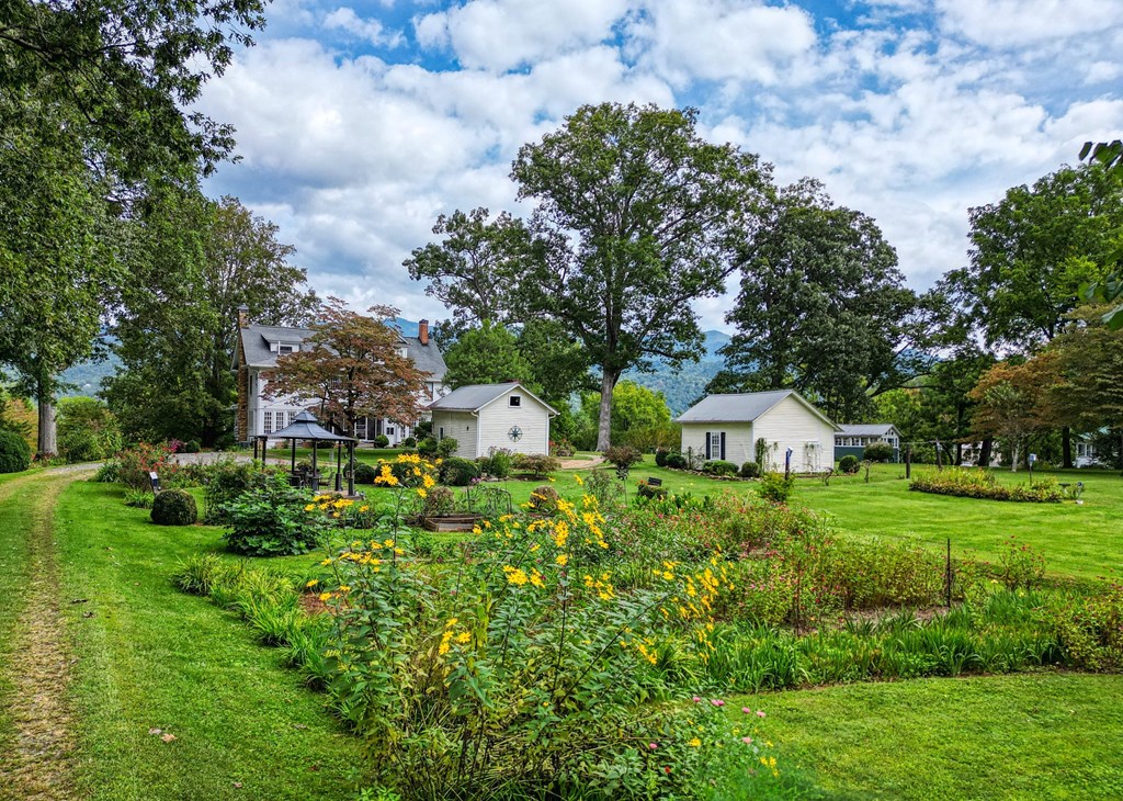 424788 Andrews Residential