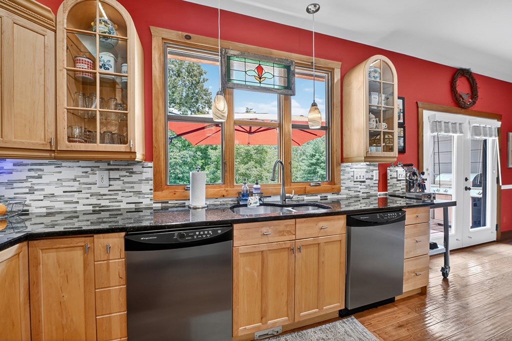 424804 Mineral Bluff Residential