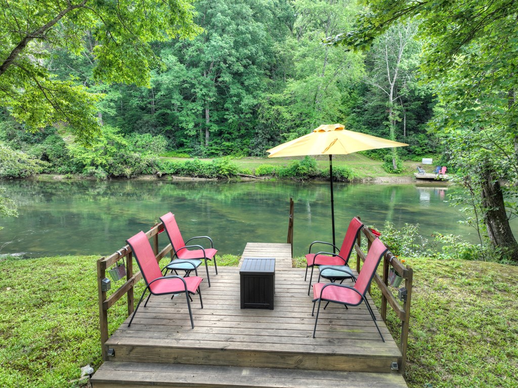 424804 Mineral Bluff Residential