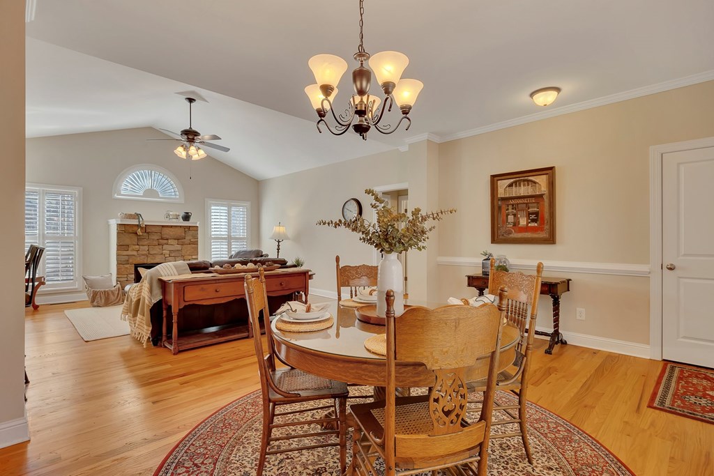 424808 Waleska Residential