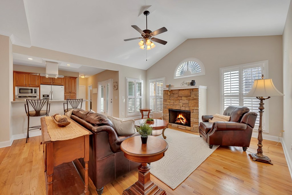 424808 Waleska Residential