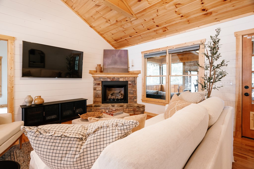 424822 Ellijay Residential