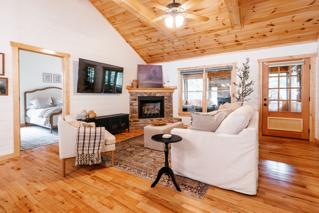 424822 Ellijay Residential