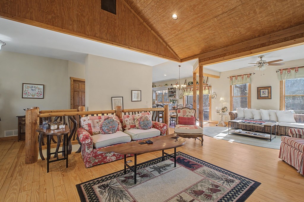 424828 Big Canoe Residential