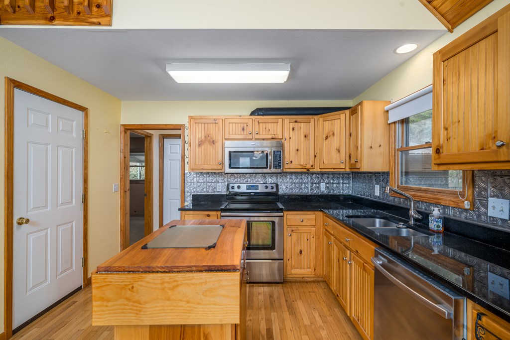 424832 Murphy Residential