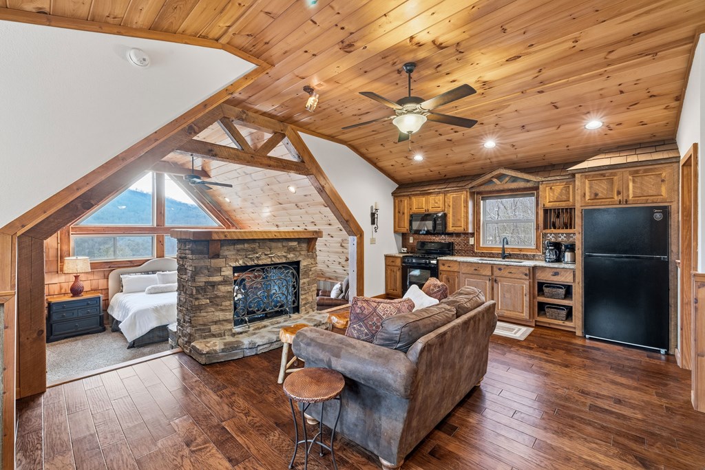 424833 Blue Ridge Residential