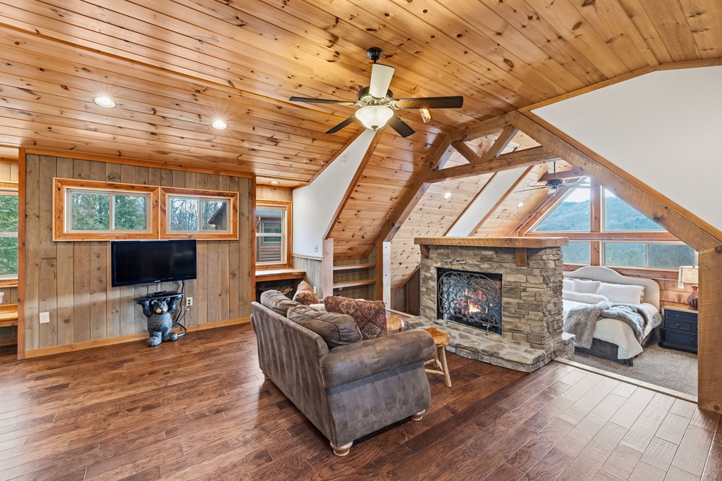 424833 Blue Ridge Residential