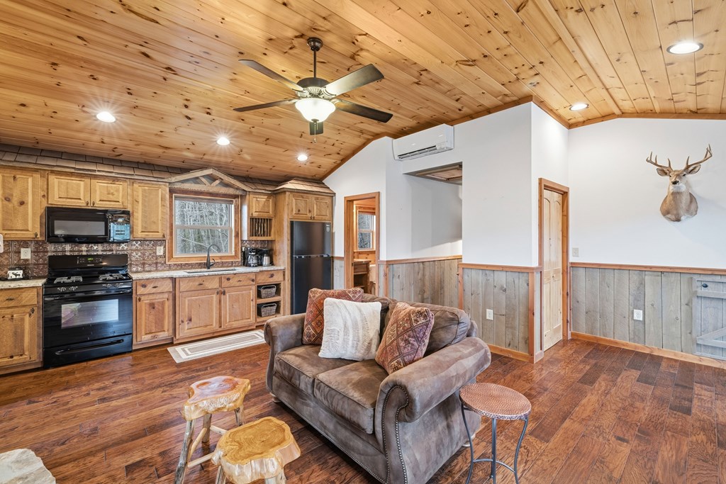 424833 Blue Ridge Residential