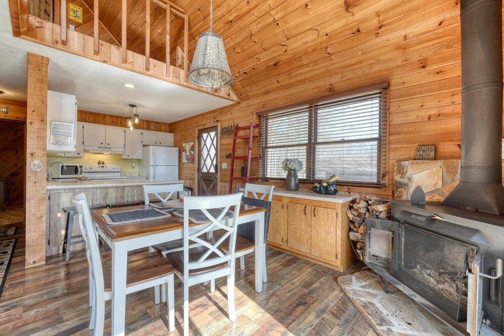 424836 Hayesville Residential