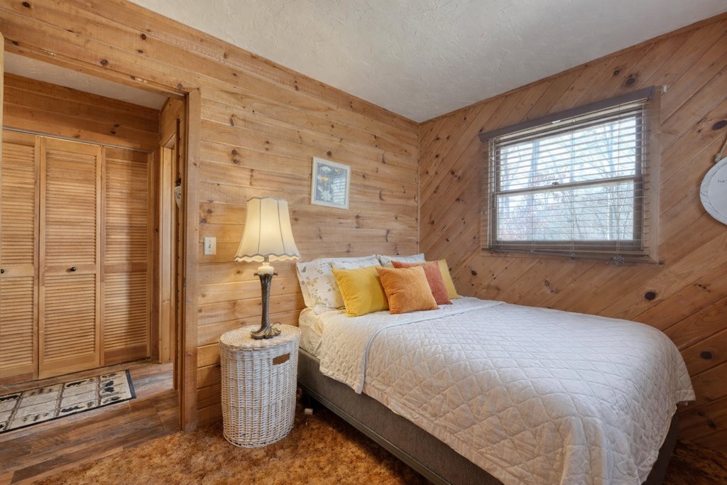 424836 Hayesville Residential