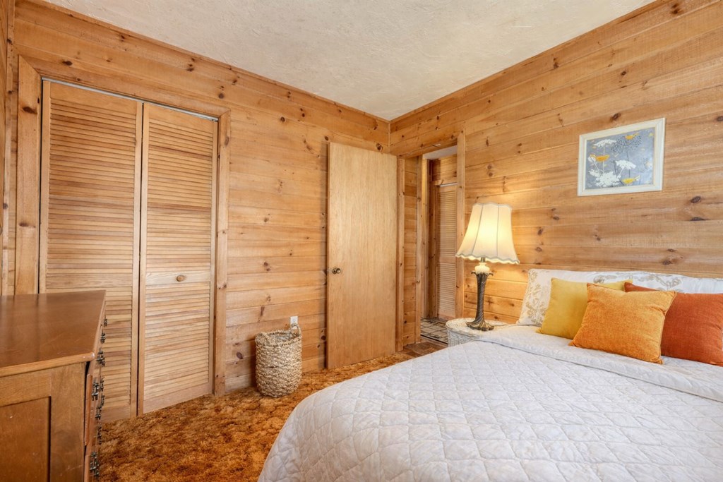 424836 Hayesville Residential