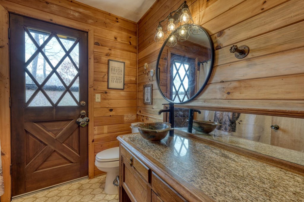 424836 Hayesville Residential