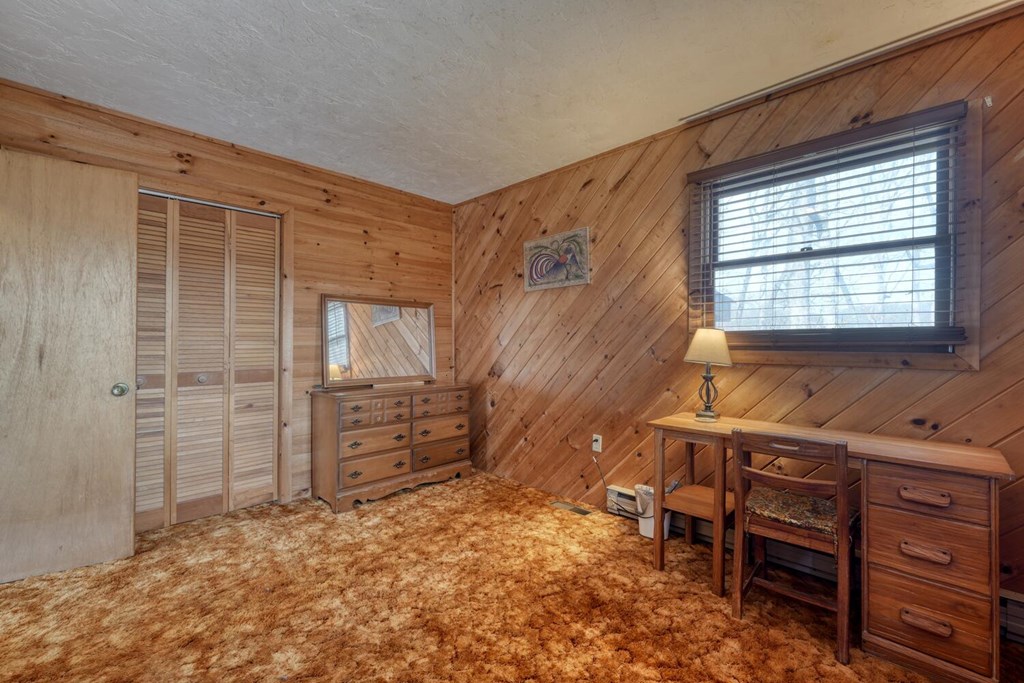 424836 Hayesville Residential