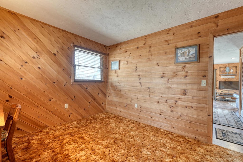 424836 Hayesville Residential