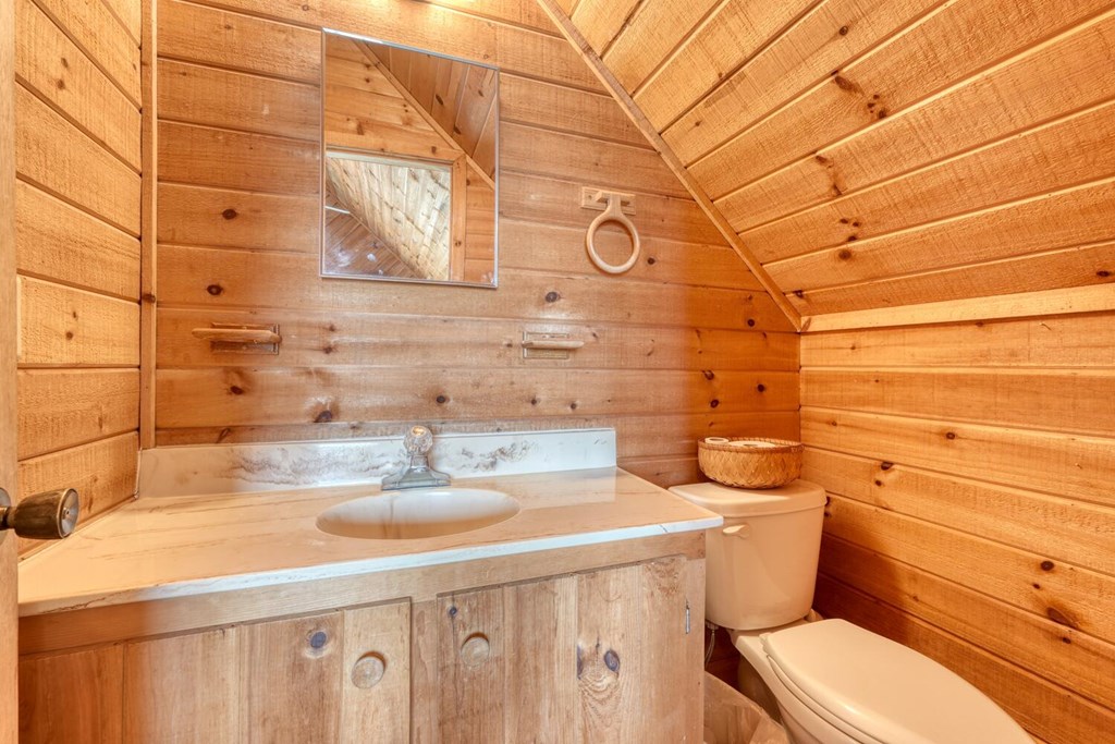 424836 Hayesville Residential